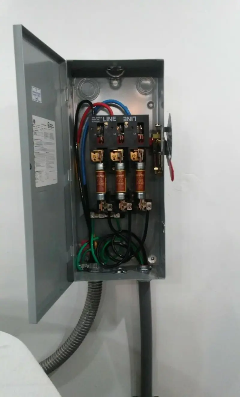 Three-phase disconnect switch installed for Smoke Detector Installation in Nellis AFB